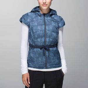 Lululemon Blue Spring Fling Easy Packable Puffy Vest with Hood Size 6
